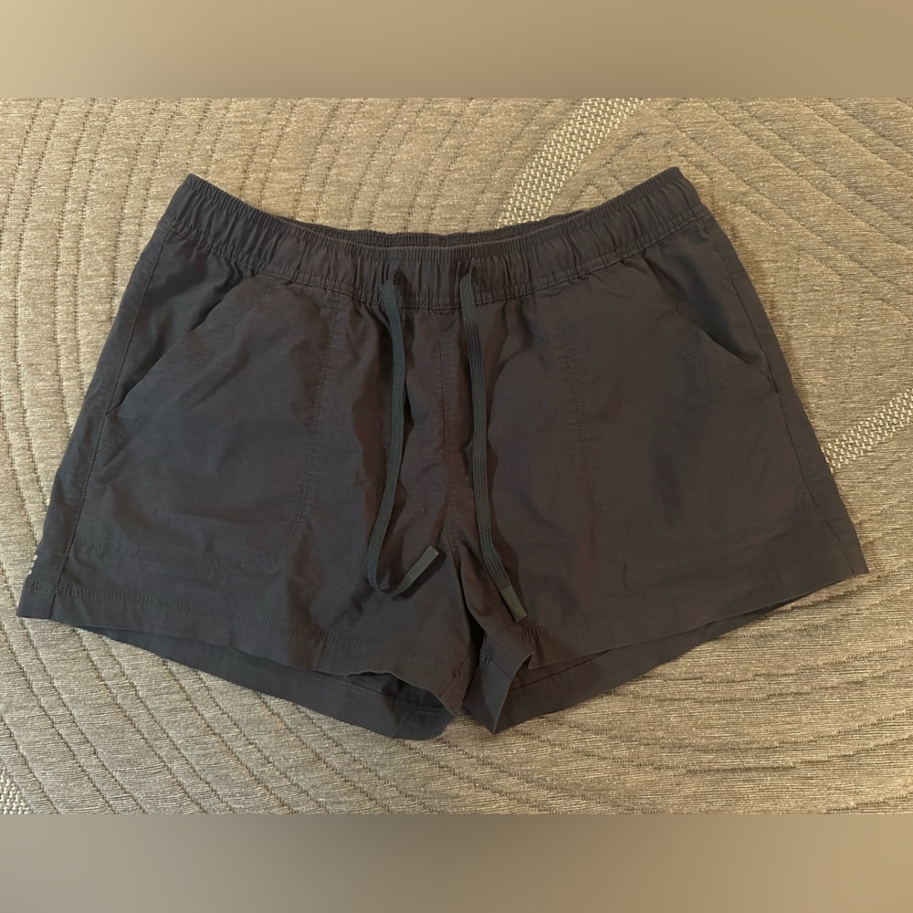 Title Nine Navy Scout Shorts with Pockets